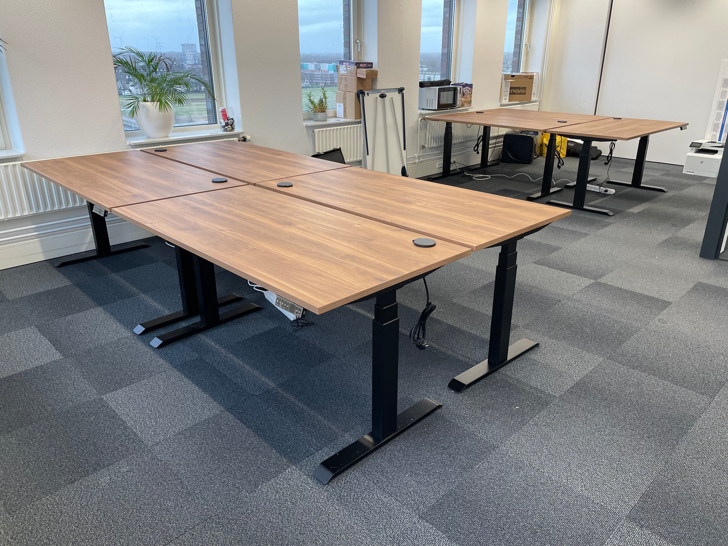 Hoeveel garantie zit er op een sta zit bureau elektrisch?